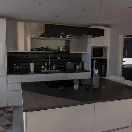 Panorama View! Modern,balcony/parking *