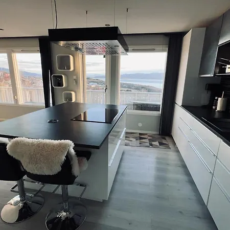 Panorama View! Modern,balcony/parking Μπόντο