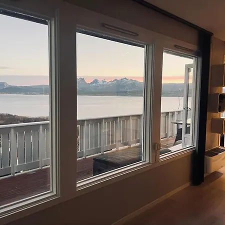 Panorama View! Modern,balcony/parking Apartamento