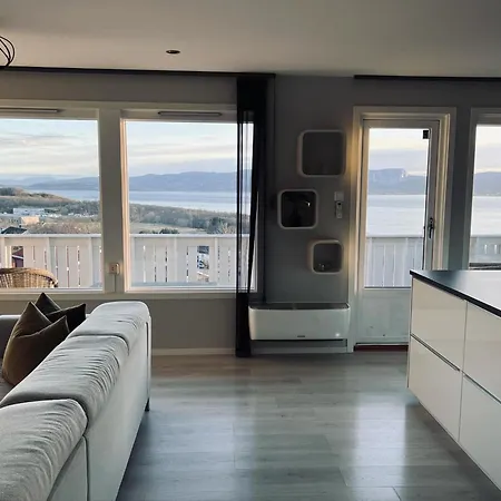 Panorama View! Modern,balcony/parking Leilighet *