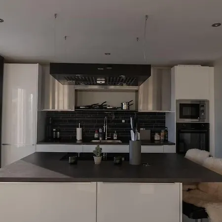 Panorama View! Modern,balcony/parking Μπόντο